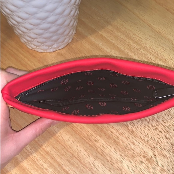 ❌SOLD❌Dior red mini hand bag - Picture 7 of 9